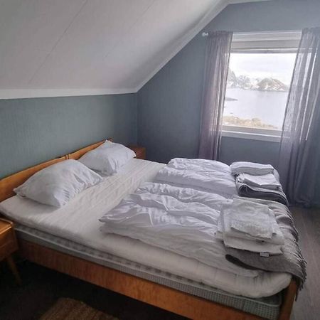 House By The Sea Reine, Lofoten Bagian luar foto