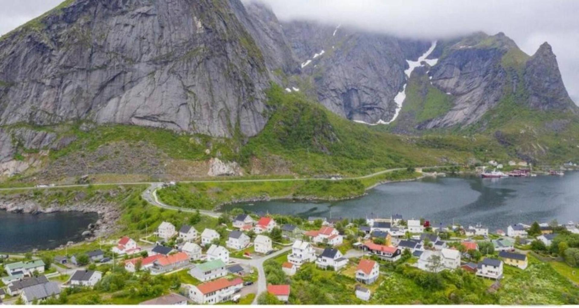 House By The Sea Reine, Lofoten Bagian luar foto