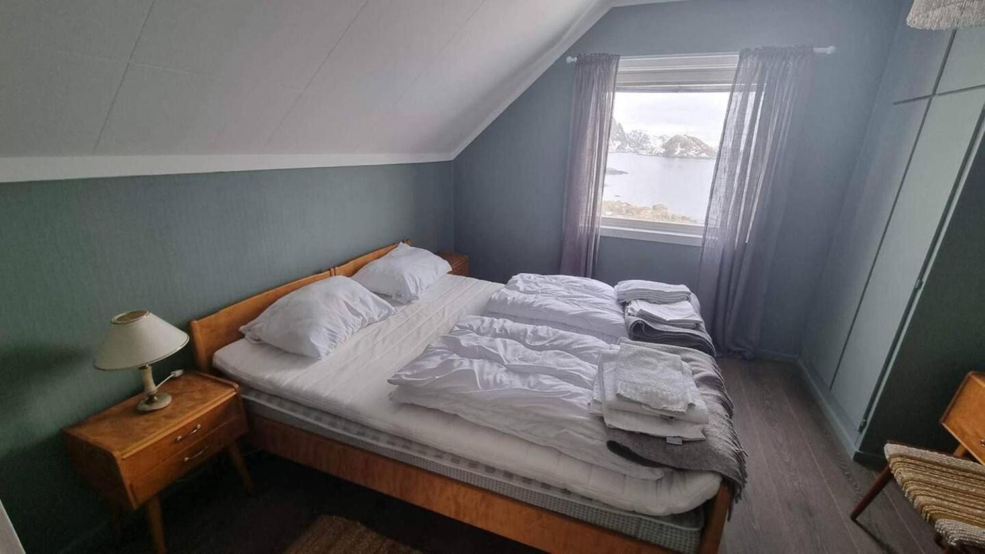 House By The Sea Reine, Lofoten Bagian luar foto
